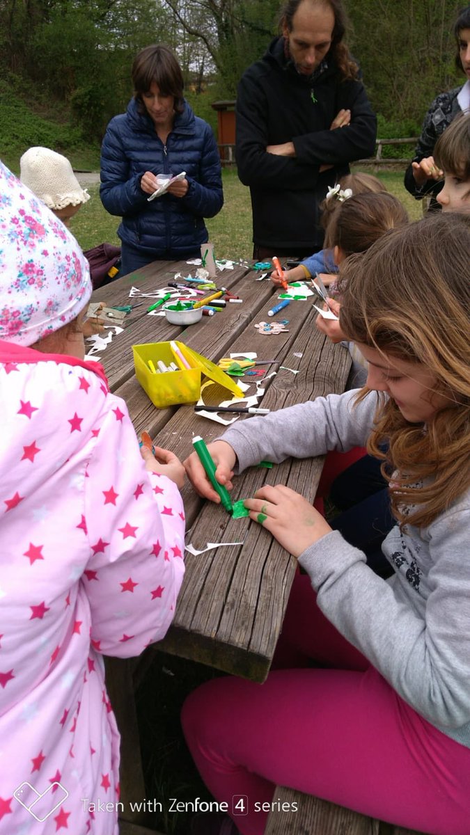 LegambienteLomb's tweet photo. Oggi all’Oasi di #Baggero tantissime famiglie e bambini e bambine per imparare dagli anfibi progetto #SaltaFrog @FondCariplo connessioni ecologiche, una bella giornata per educare imparare e amare la natura attorno a noi, insieme agli amici ed esperti del @ParcoVLambro https://t.co/Kscehf69iU