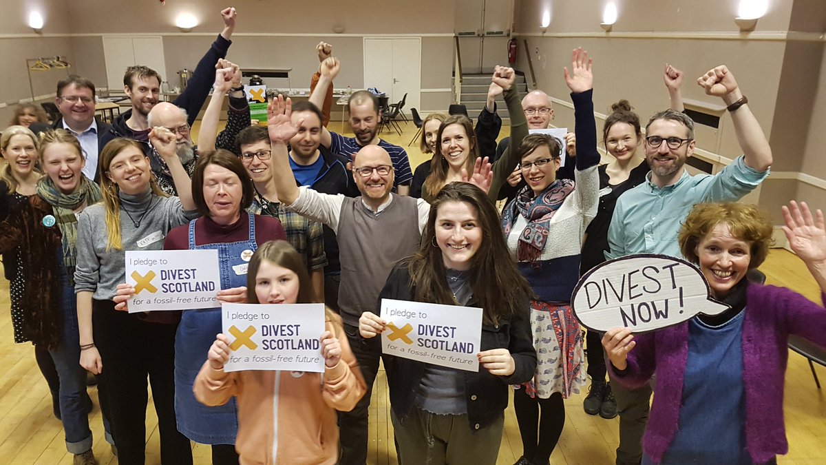 FoEScot's tweet photo. Fantastic day in Glasgow plotting how we're going to win divestment from fossil fuels in 2019 🤗💓 this movement is so powerful! #DivestScot https://t.co/svxvLlcwKL https://t.co/gNhtJ43Yy0