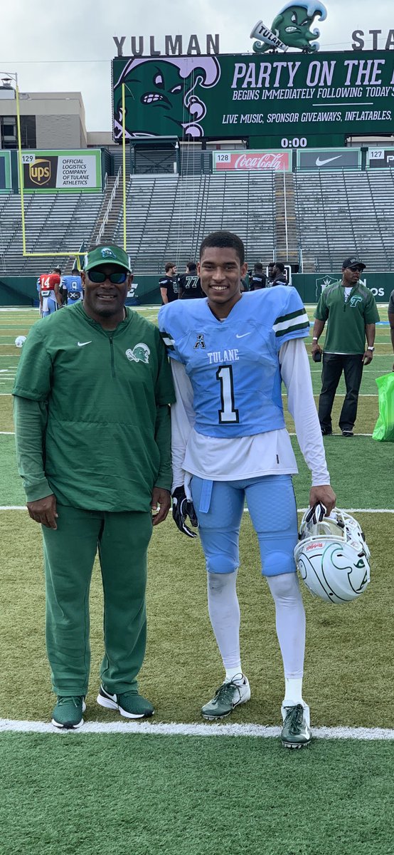 JJMcCleskey's tweet photo. Spring game down! It’s time to get ready for the season! @lilsho2 #RollWave #GodsPlan #Ucanthidehardwork #ItsPure https://t.co/89T0jQFpHd