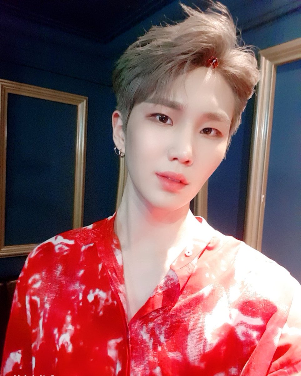 GreatguysA's tweet photo. @GreatGuys_twt [#멋진녀석들 #활찬 #hwalchan #컴백]
¡Esta vez GreatGuys volvió con una canción llamada DANG! :), ¡¡me siento muy emocionado por hacerlo bien gracias al apoyo de Grace en Music Bank!! :), Haré lo mejor que pueda para que la próxima etapa sea buena!

¡Por mucho tiempo!♥♥ https://t.co/uIrFUhTMaz