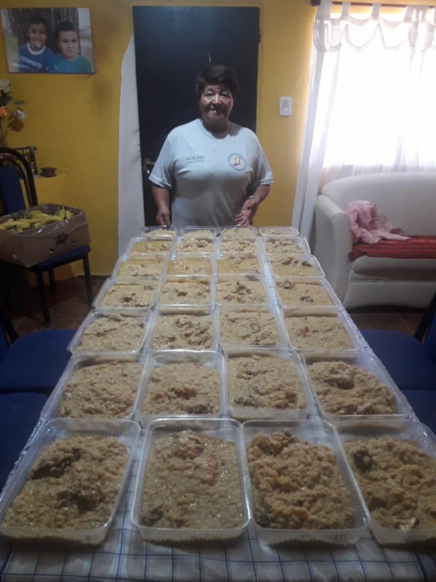 Machucafer80's tweet photo. Gracias @sergioaladio por colaborar para que más de 💯 chicos del barrio #Beaudrix de la ciudad de #Roldán se alimenten todos los sábados del año .
Gracias también por hacerlo todo el año y no en tiempos electorales solamente !!!
#AladioConducción 2020-2024 ✌🏾✌🏾 https://t.co/TsRBqnAW8h