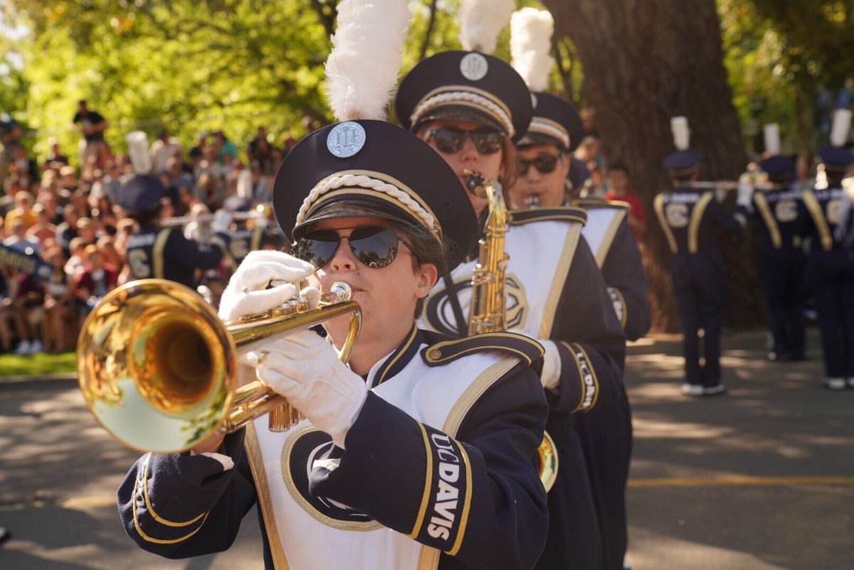 ucdavis's tweet photo. A few highlighted from the @ucdpicnicday parade! #PicnicDay105 #DogsofPicnicDay https://t.co/I1QtsX651H