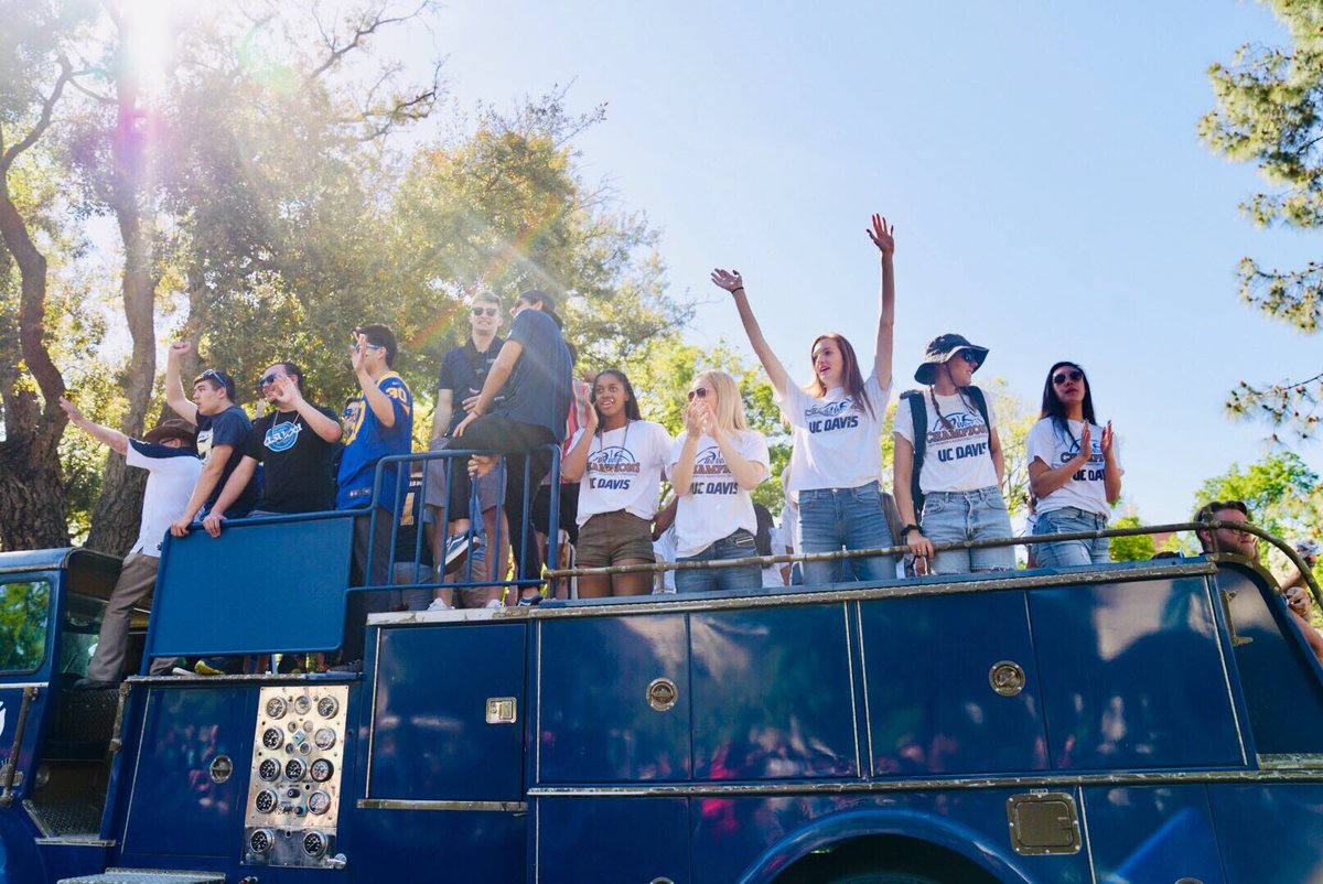 ucdavis's tweet photo. A few highlighted from the @ucdpicnicday parade! #PicnicDay105 #DogsofPicnicDay https://t.co/I1QtsX651H
