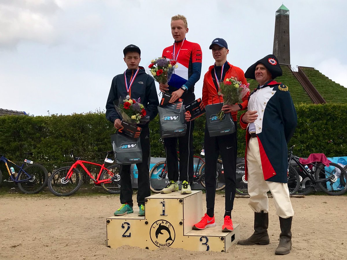GVAVTriathlon's tweet image. Mooie prestaties van de GVAV-ers tijdens het NK cross run bike run. Olaf Bosscher werd 2de bij de junioren en Meike Regeling werd 3de bij de jeugd. Hugo Bosscher deed het goed met een 6de plek bij de junioren. In de H70 categorie werd Gerrit ten Brinke derde. Gefeliciteerd allen!