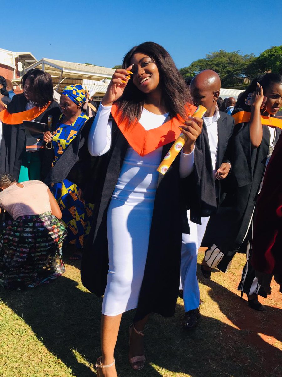 Simphiw37619061's tweet photo. National Diploma in Nature Conservation #MUTGrad2019 https://t.co/Qk39eBP0uF