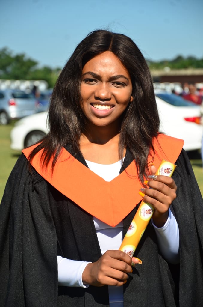 Simphiw37619061's tweet photo. National Diploma in Nature Conservation #MUTGrad2019 https://t.co/Qk39eBP0uF