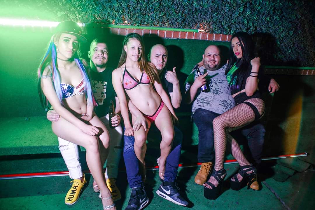 djtinodesextres's tweet photo. Desextres show girls
J g Leal y Av madero centro de Monterrey
#desextres https://t.co/Eumfs7yebE