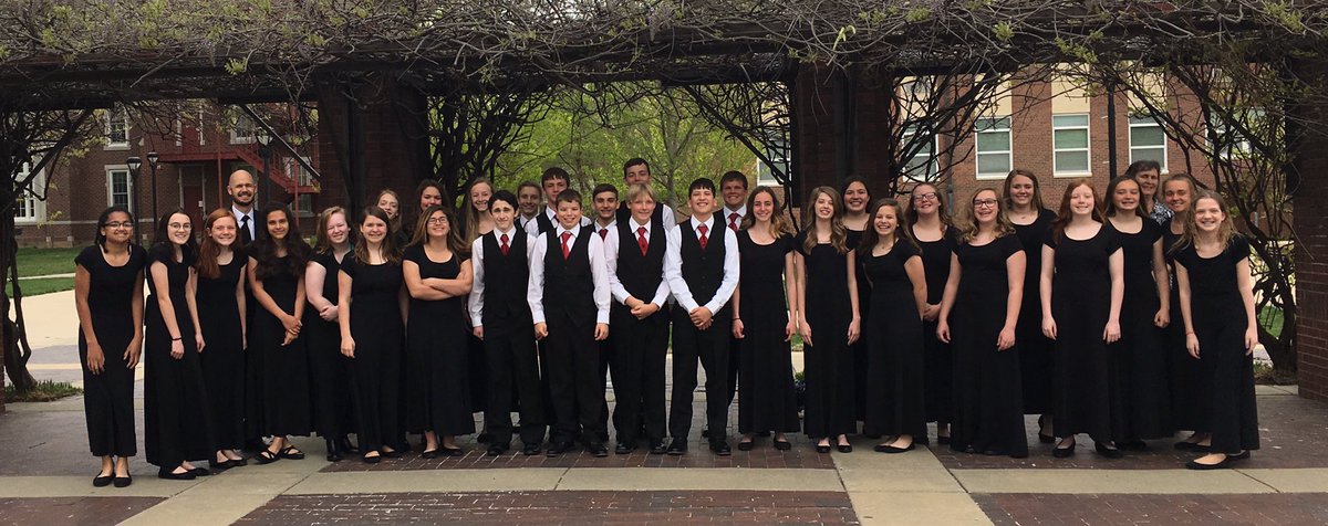 RoysterVocal's tweet photo. Vocal Plus at the Mid-America Music Festival where they got a 1+!  The highest rating possible! @RoysterProud https://t.co/qeYD5895Y2