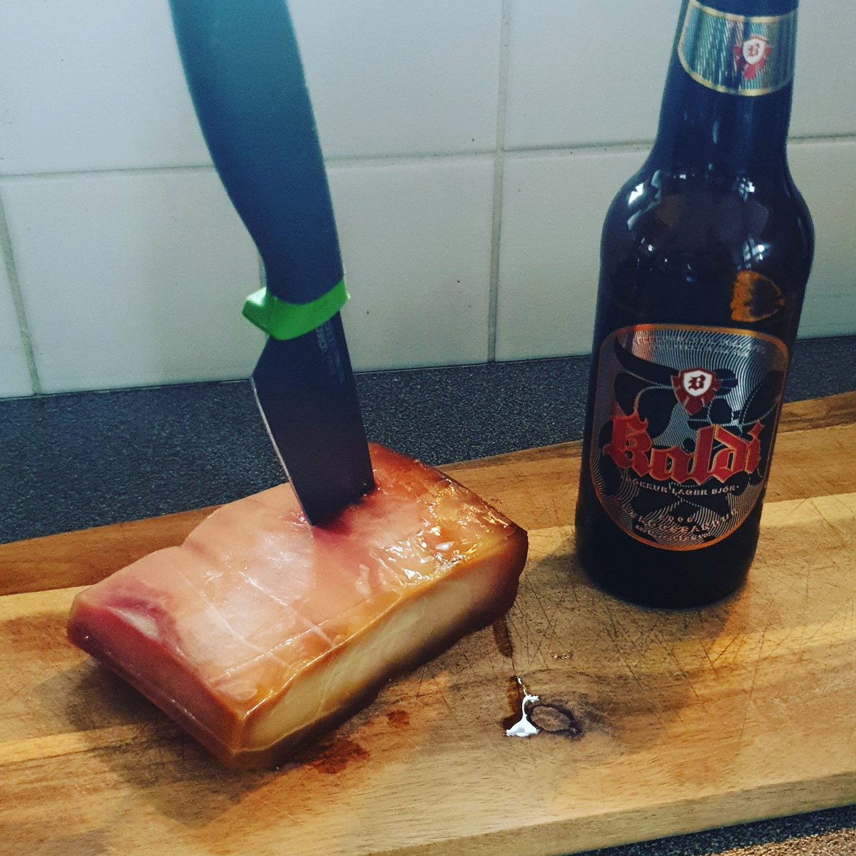 HalliNelson's tweet photo. Time for some real food. #rottenshark #fermentedshark #vikingfood https://t.co/FPcYBi0pPW