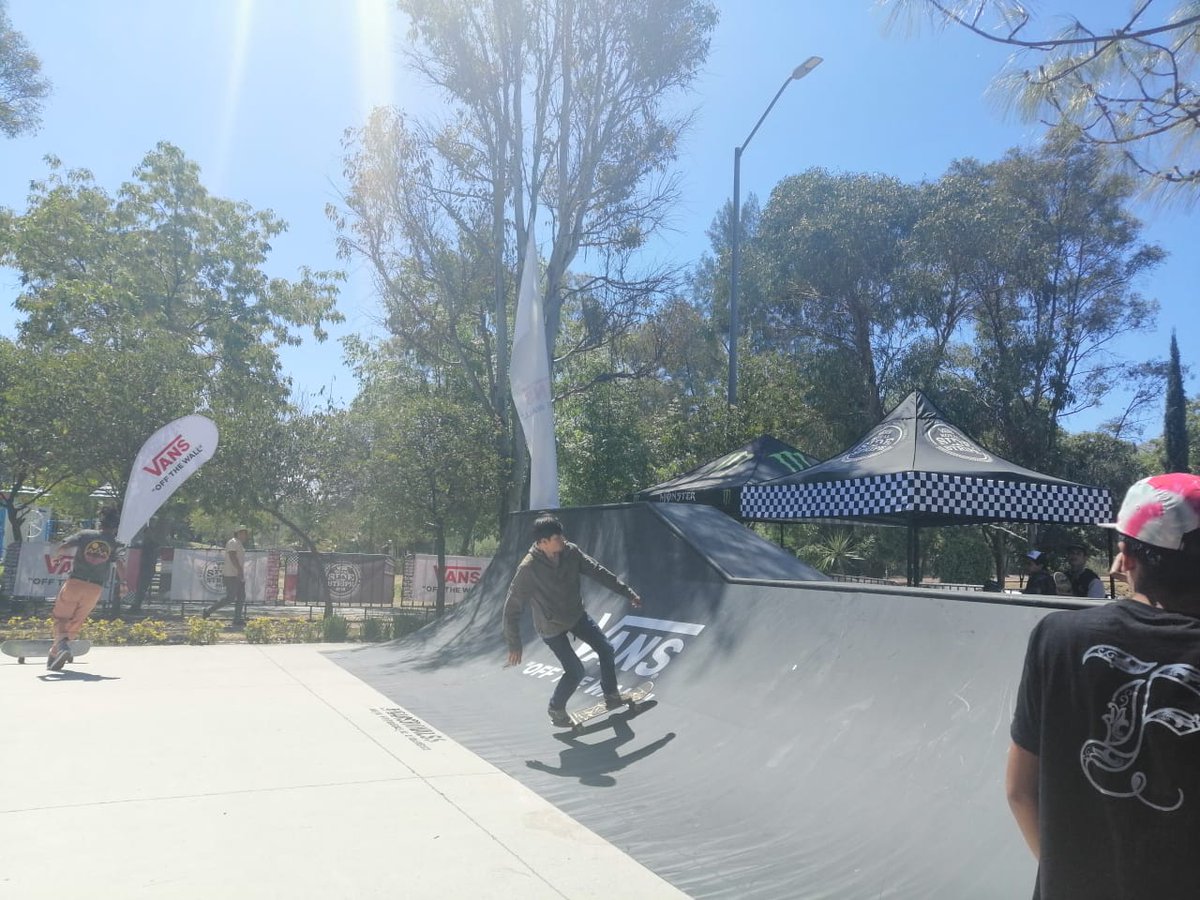 ADiezUrdanivia's tweet photo. Así se vive este día la sexta edición de #VansRoyalSS en el Parque Ecológico. @ParquesPuebla https://t.co/APTybzkVRS