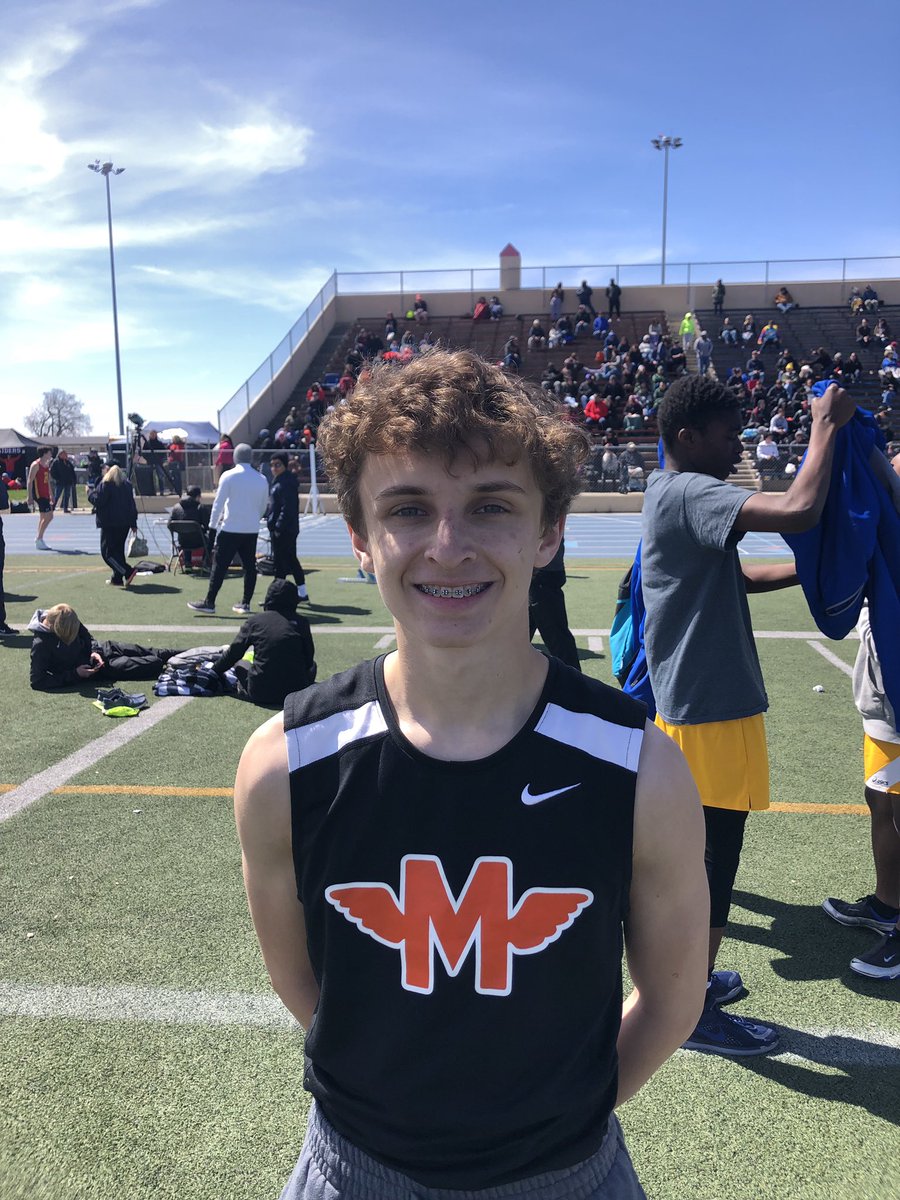 Coach_Lundin's tweet photo. Tyler Colwell ‘22 is a double champion today winning the Fr/So 100 (11.49) and the Fr/So 400 (52.56). #smithstrong19 https://t.co/Rfja9xXQon