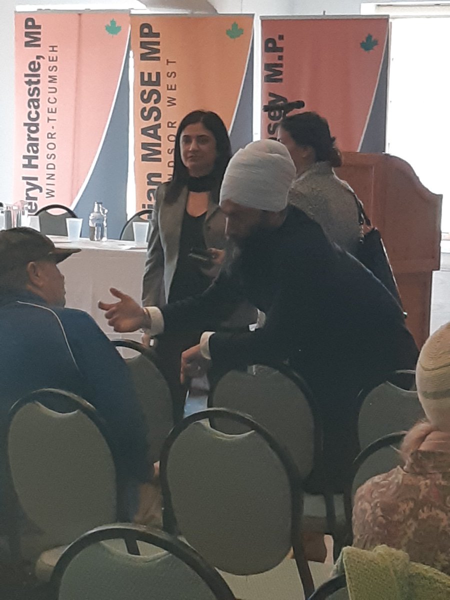 ShearerPhilipM's tweet photo. Jagmeet Singh in Windsor Pharma care Town Hall @ Foglar Center 3 pm today. The $$ tha could be saved if we had Pharmacare for all. Everyone could afford their meds, Yes Canada could negotiate a better deal for cost with Big Pharma..#opseu #sefpo #ndp https://t.co/WHDYN7dpSK