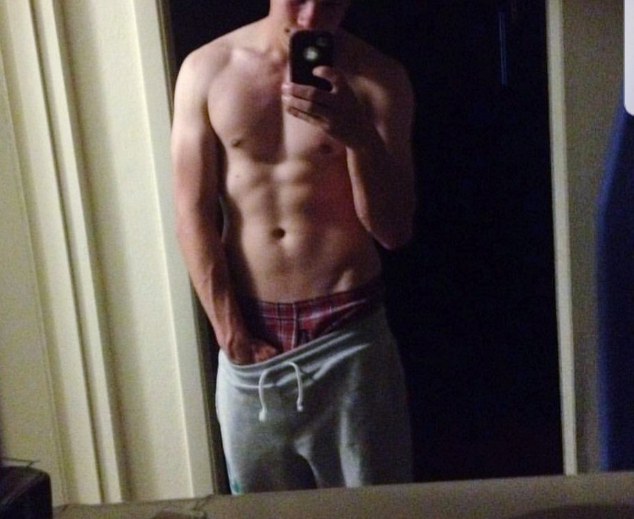 MasterTyHunted's tweet image. It's a beautiful Saturday. A perfect day to make you #piggies grovel on your knees at my sweaty balls. Your gf/wife/bf is out, so it's time to serve. #findom $TyHunted93