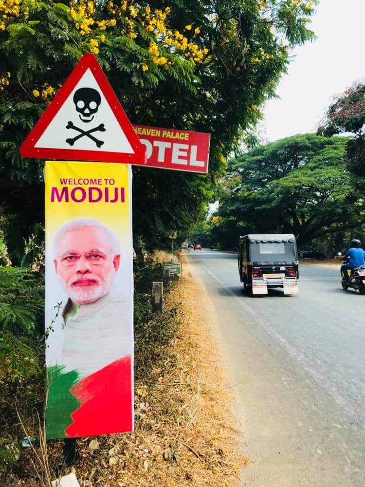 vivekcp4u's tweet photo. @RahulGandhi @narendramodi is Danger.  #NaMo Mean Not Again Modi.
#ModiAgainSaysIndia for Ambani.
#ChowkidarChorHai . #Chowkidar for Looters.
#kisanvirodhmodi https://t.co/Sgp8AhBv9G