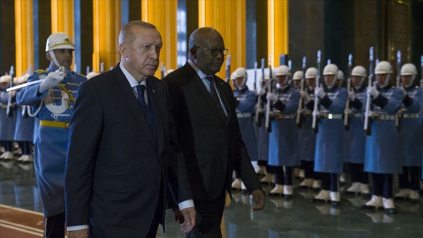 anadolpost's tweet photo. استقبال رسمى من الرئيس أوردغان لنظيره البوركيني
https://t.co/RHePaJeJqW

#أخبار
#اخبار_تركيا
#أناضول_بوست https://t.co/fZDlg07UcZ