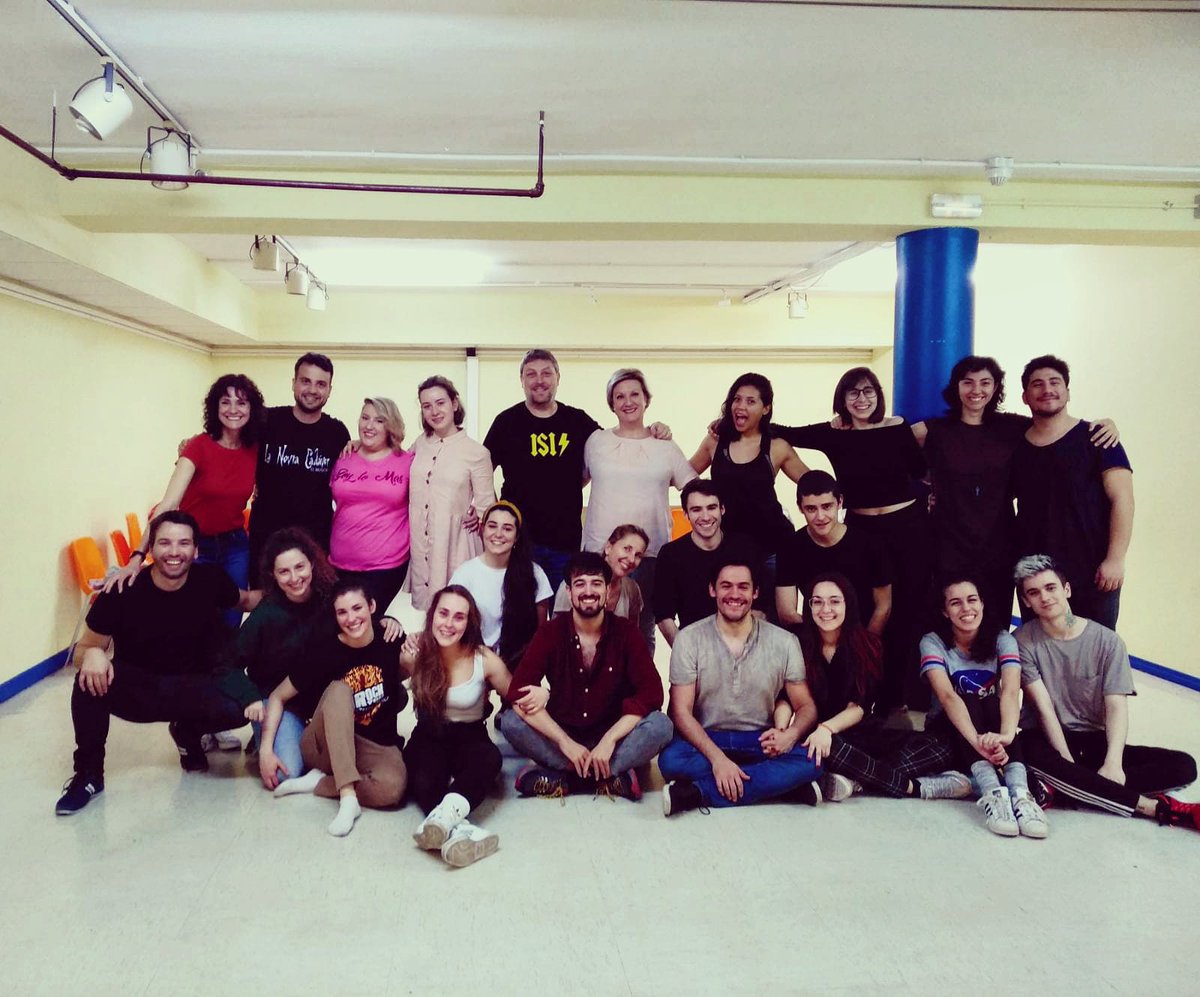 Gracias a tod@s los que  vinieron está mañana a la Máster Class en ACTeM. Hermoso momento compartido. Omar Antxundia felicitaciónes por este hermoso equipo que llevas adelante 🙌💥🙌
#Teatro #España #Arte #Amor