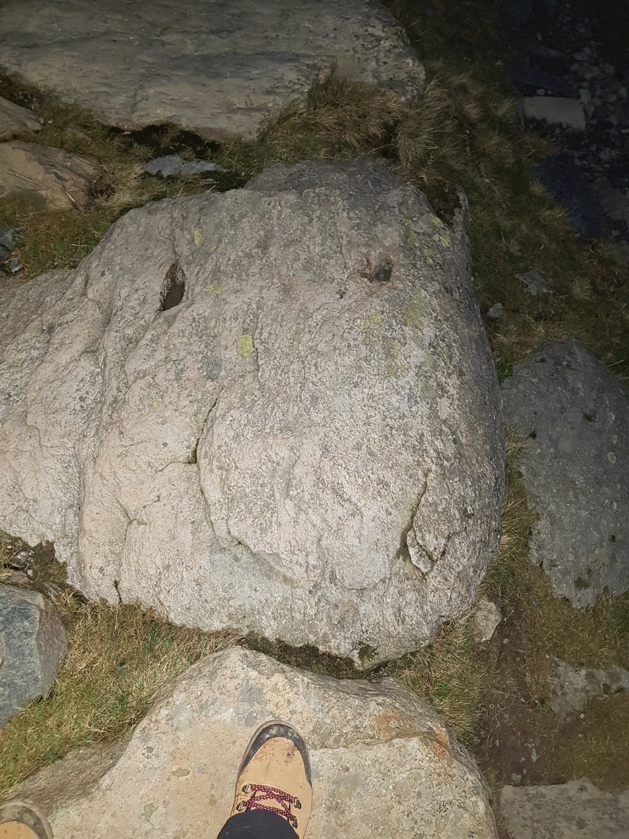 zoe_aofo5's tweet photo. Just a smiling rock for you all 😊 #getoutside #minerstrack #snowdonia https://t.co/bMPDrZTaXh