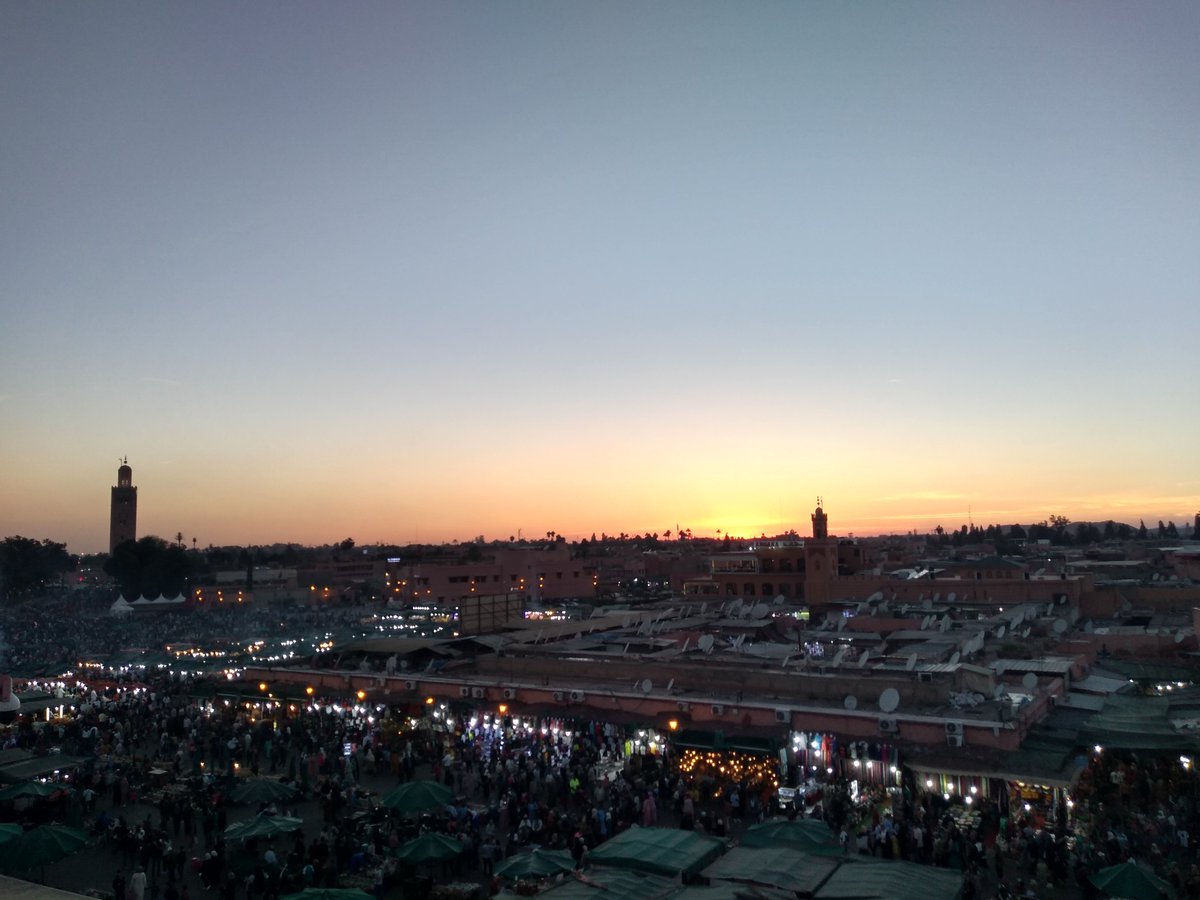 AlbtLoz's tweet photo. Amazing sunset view from Jemaa El-Fnaa square in Marrakech https://t.co/hPKdgrxZOD