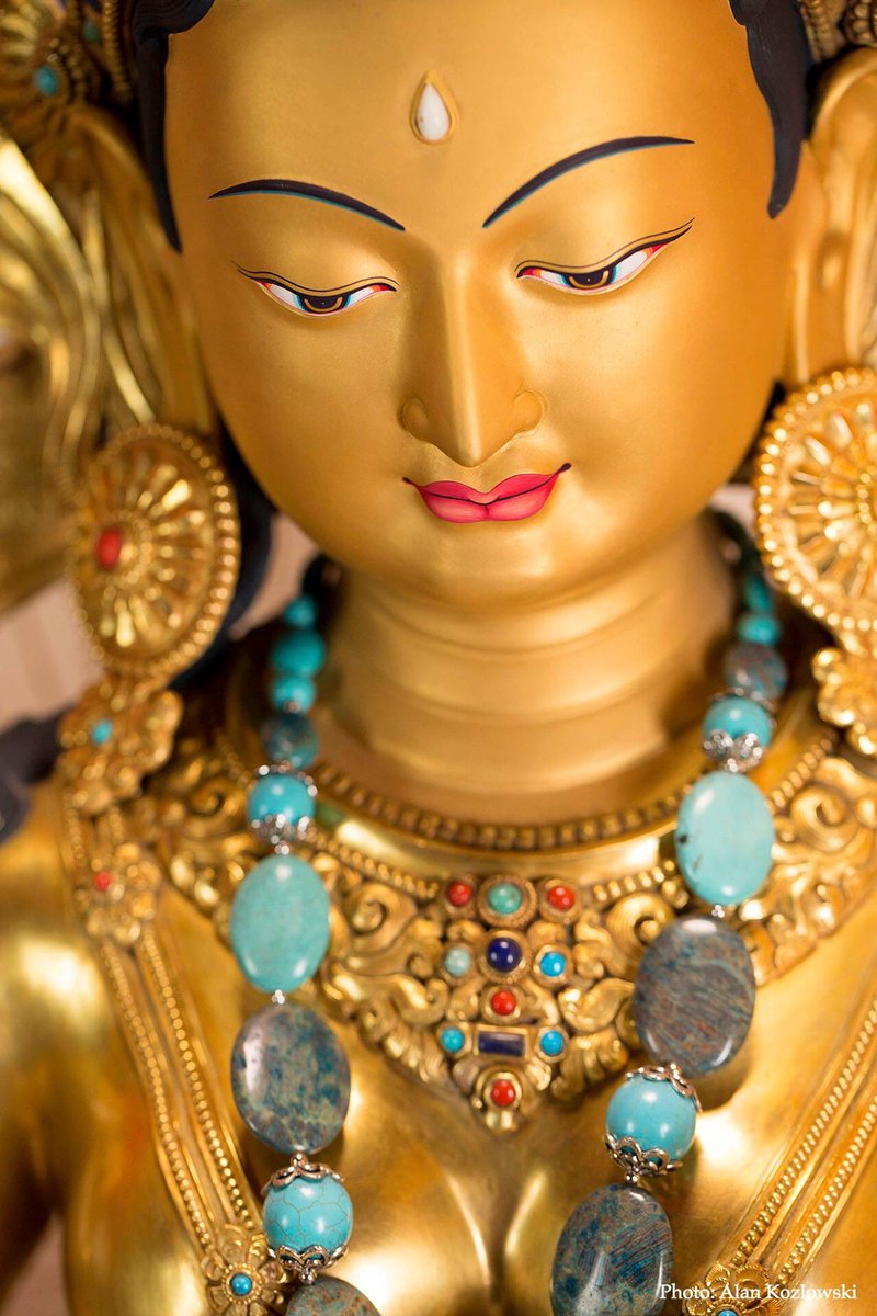 Залруулж болох тохиол аваас 
Уурлаж ундууцах хэрэг юун

Залруулж болошгүй тавилан бол
Уурлаж ундууцлаач нэмэр юун
Шантидэва гэгээн

Ногоон Дарь Эх
Om Tare Tuttare Ture Svaha.
Ум Дари Дү Дари Дүри Сууха.