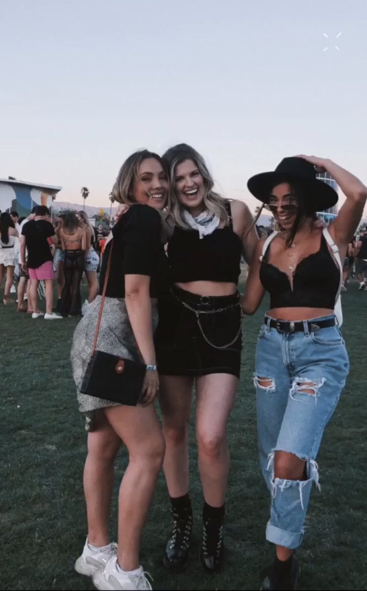 FIDM's tweet photo. Our Social Ambassadors, @FIDM_Emily &amp; @FIDM_Hannah, are living their best lives at #COACHELLA! https://t.co/4V4sOgxxyf