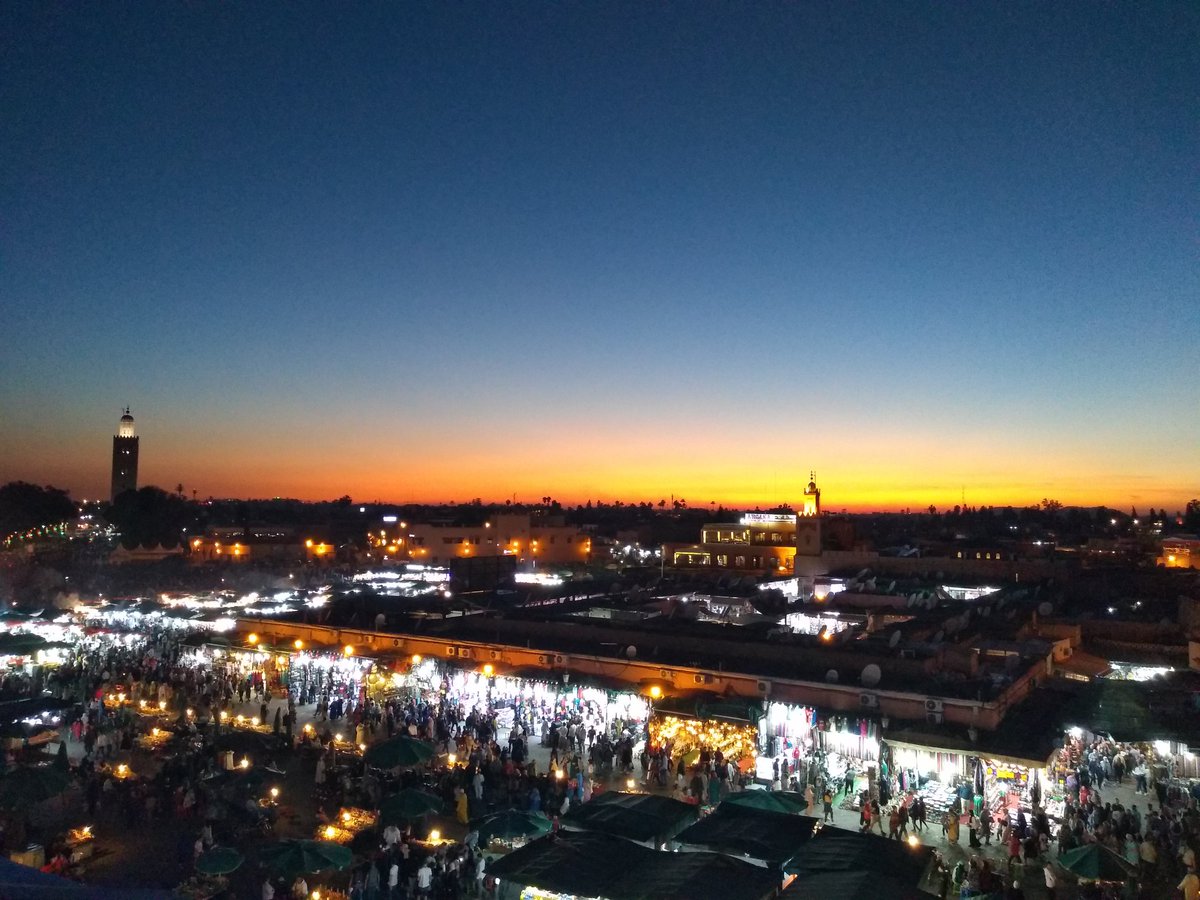 AlbtLoz's tweet photo. Same view 20 minutes later and the colours have changed. https://t.co/c8nDjm2r6W