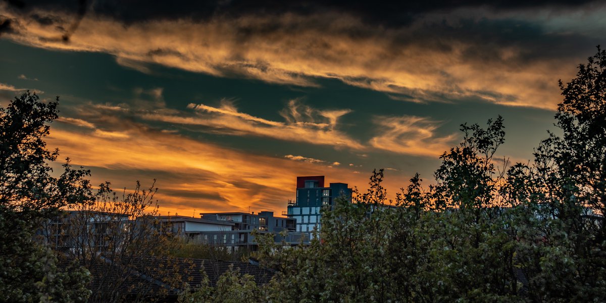 PhillCrowe's tweet photo. Tonights sunset
@CelebrateMK @mk_citizen @MK_Guide @centremk @_MiltonKeynes @My_MiltonKeynes #mksunset @MiltonKeyn_es @scenesfromMK @EarthandClouds @mkfuturenow @mkfm @thehubmk @StormHour @DestinationMK https://t.co/ZMlKUaGW4Q