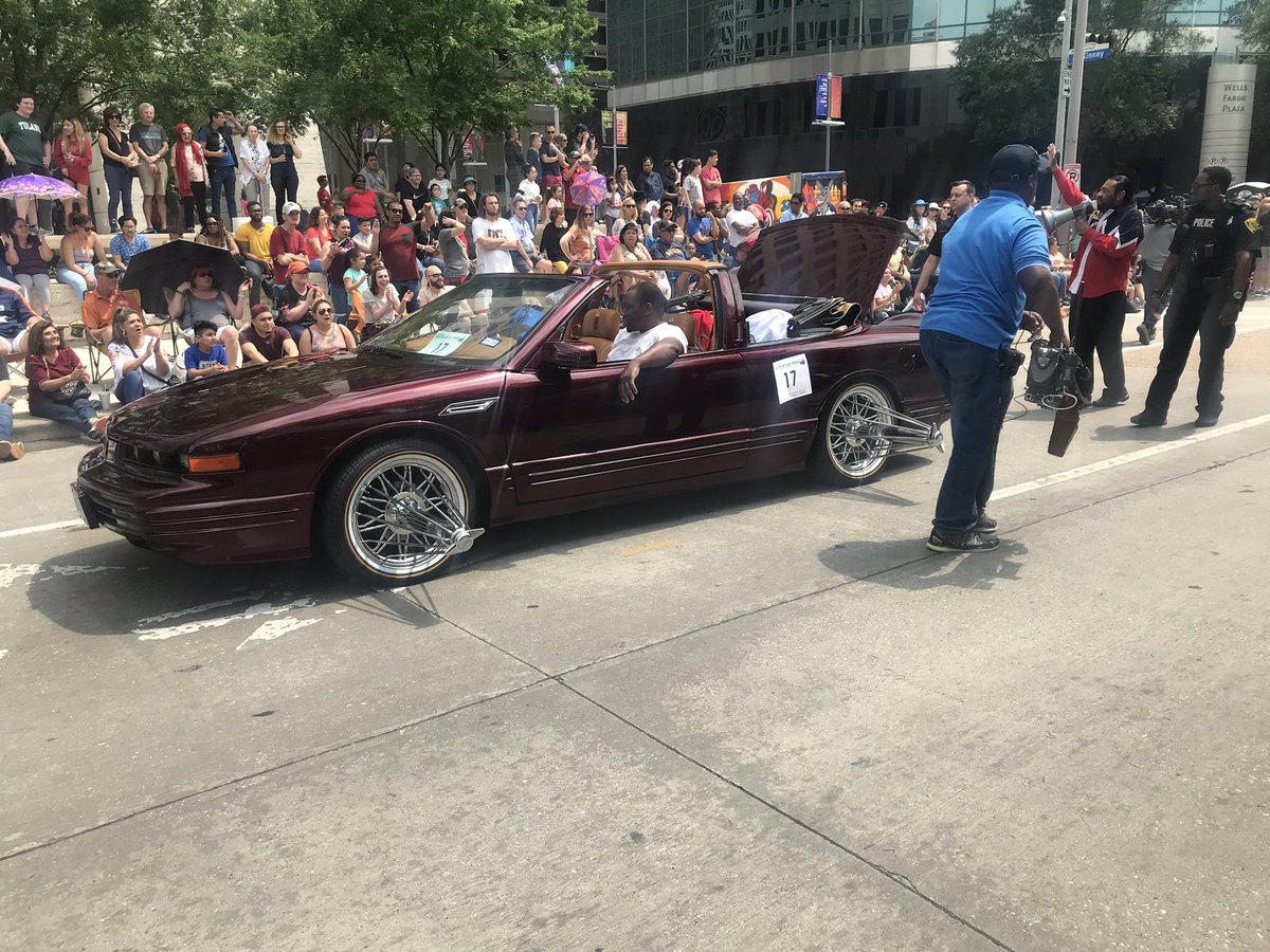 The boys love #ArtCarParade! So amazing! Can’t make it to <a href="/HouArtCarParade/">Houston Art Car Parade</a>? Watch on #abc13 here: abc13.co/2IhHAJG