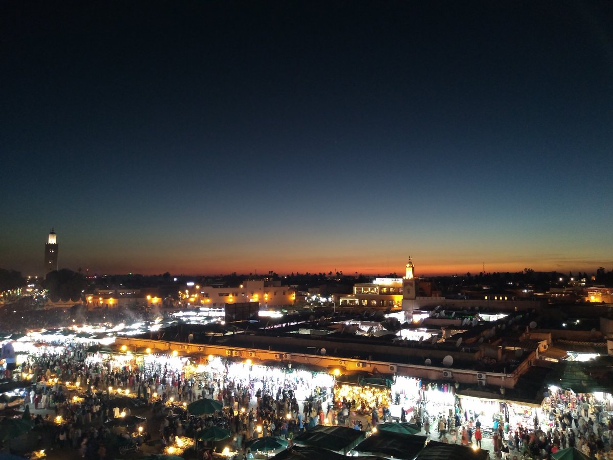 AlbtLoz's tweet photo. The night is young in Marrakech https://t.co/HbReo4L5MZ