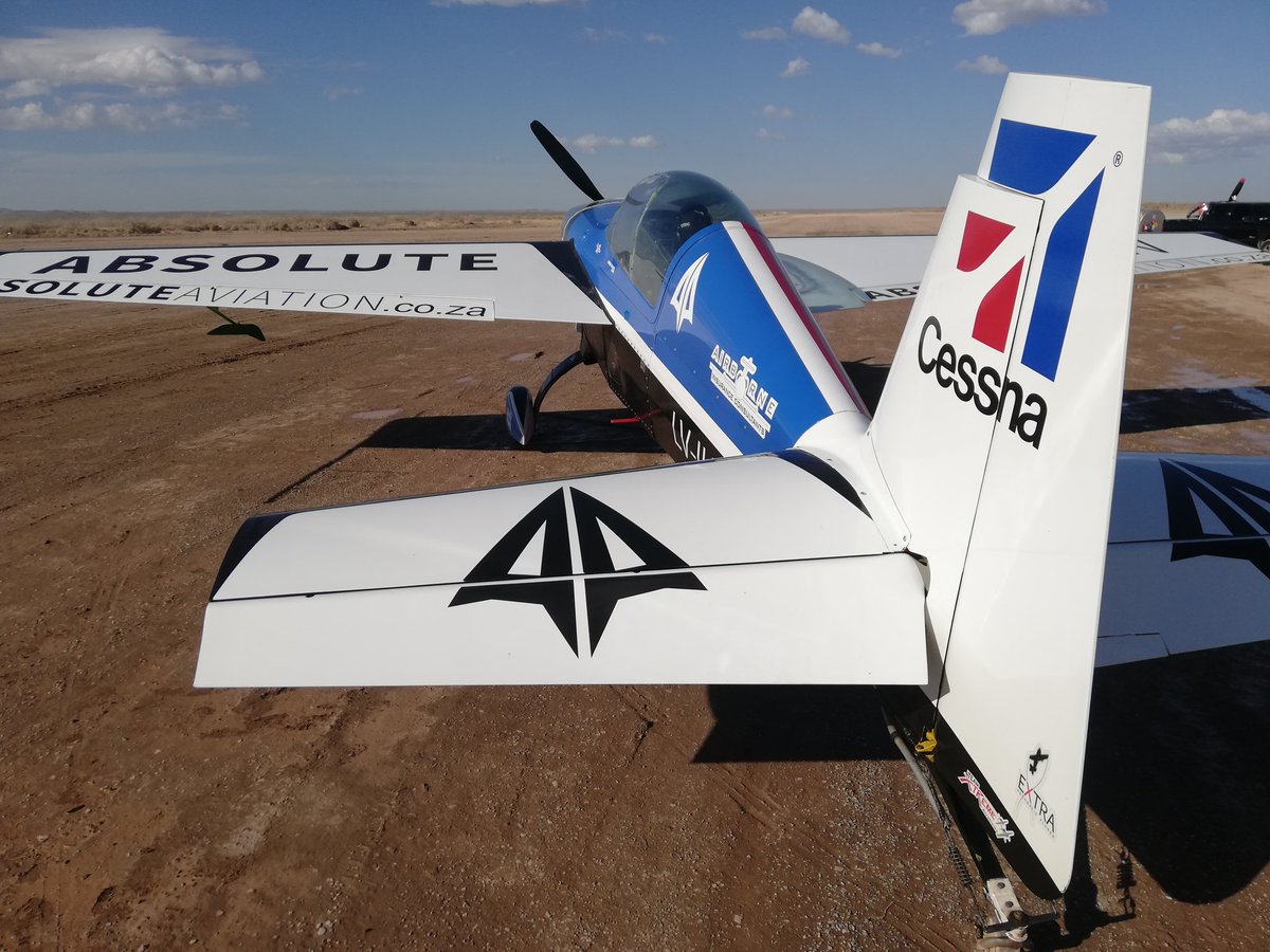 HANGARX's tweet image. Un nuevo avión acrobático que se incorpora en #Argentina, el #Extra330 de Javier Garcia!!! #ShowAereoAllen #AllenVuela2019 #FiestonAeronautico