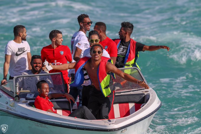 عبدالعزيز’s pics and videos