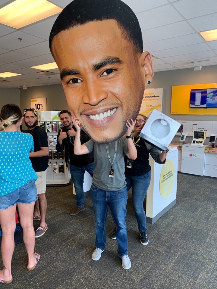 TSanzano's tweet photo. Win Don Omar Tickets by visiting Store 1803!
8506 Citrus Park Drive Tampa, FL 33625! #92.5Maxima #fiestamaxima #Sprint #DonOmar @SSCitrusPark @andrewroberts91 https://t.co/fWSVkjtCX8