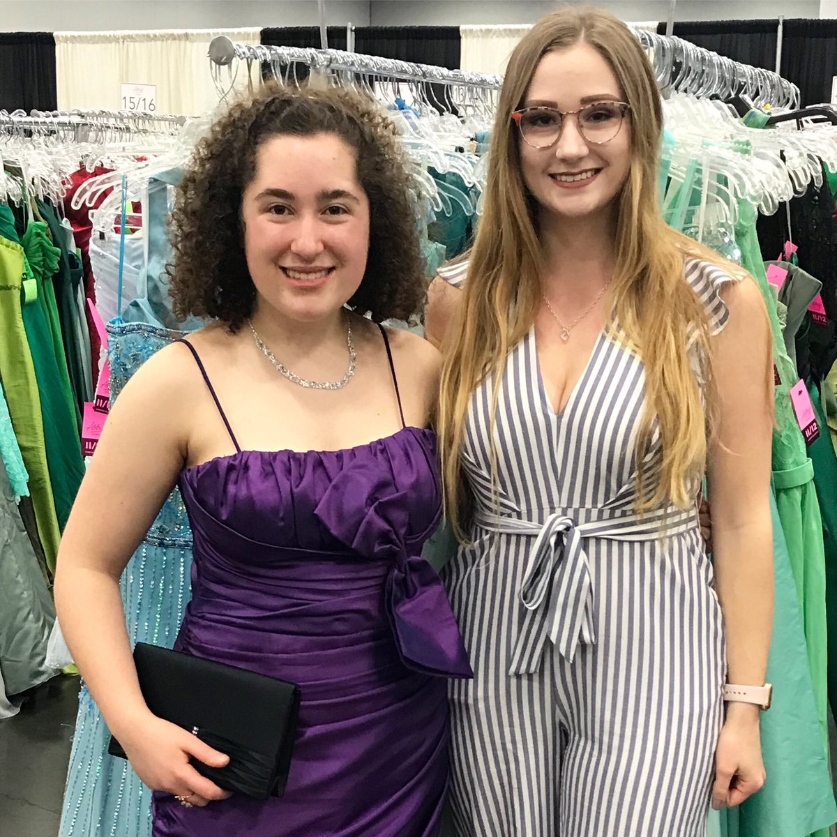 Our 2018 Dreams College Scholarship winner @christina.emma welcomed 2019 winner @aazaad_burn to the @abbysclosetpdx fam last weekend! We are so proud of these women and can’t wait to see what the future has in store for them! #scholarship #leadership #family #empoweringwomen