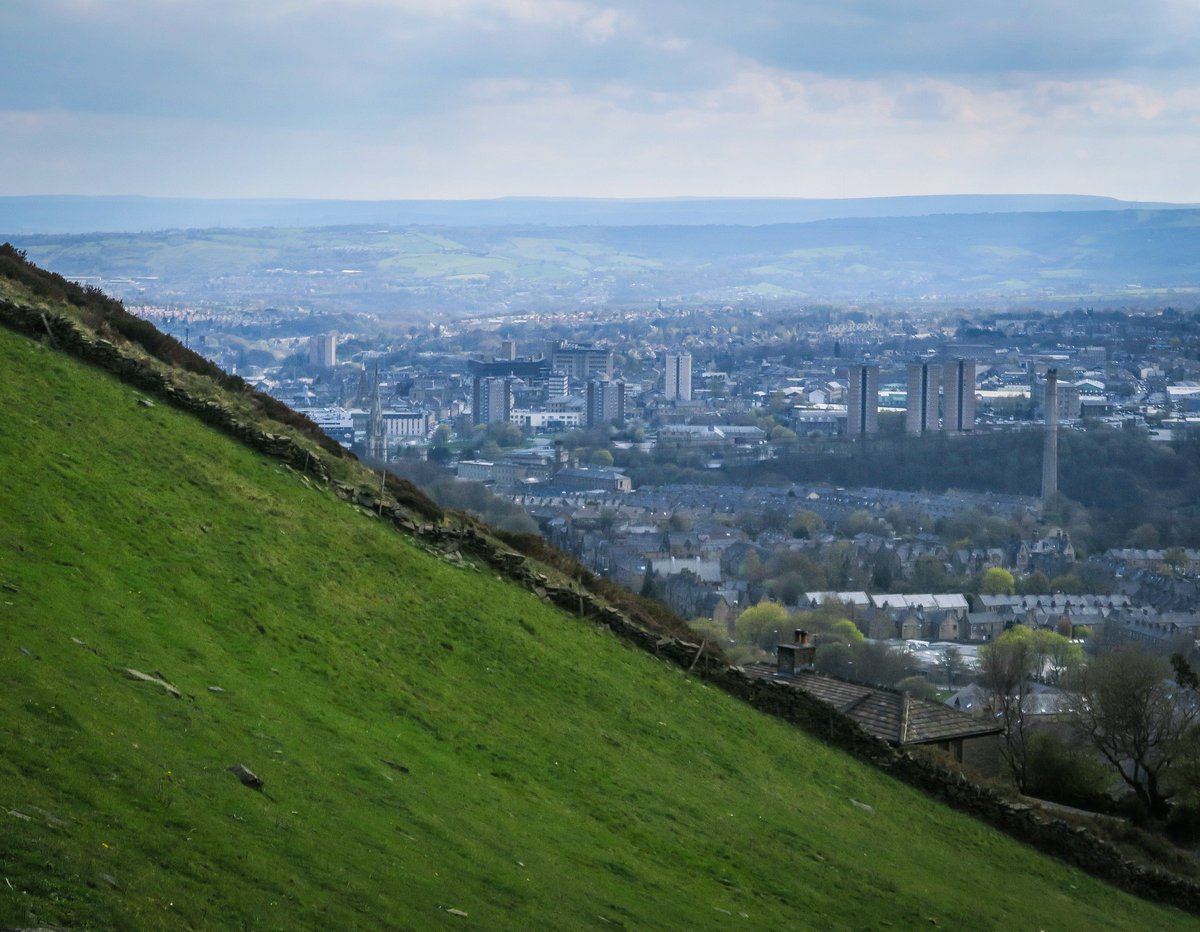 the hills around halifax are quite steep in places  <a href="/HXCourier/">Halifax Courier</a> @HxVisitorCentre <a href="/DiscoverHx/">Discover Halifax</a> <a href="/CalderdaleCo/">Calderdale Collective</a>