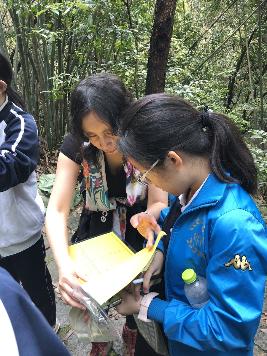 CatherineZhang's tweet photo. “What is this plant?”” What is the name of this bug?”this April,130 students participated our DNA Barcoding research workshop in China. #citizenscience #DNALC #environment https://t.co/H8HTU4vmNt