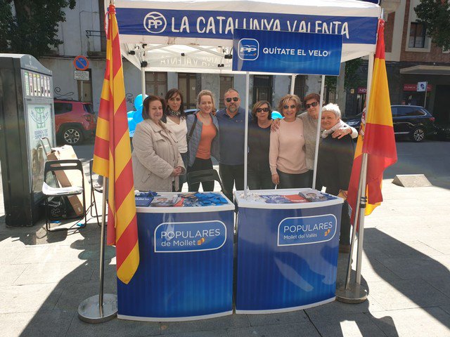 Primer día de campaña en #Mollet. Nos jugamos mucho. Con Pedro Sánchez vamos de cabeza hacia otra crisis económica. Tú decides a quién votar. A un #ValorSeguro como Pablo Casado, o al amigo del Falcon, Pedro Sánchez.