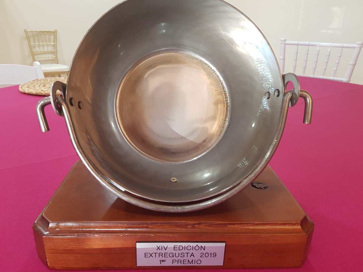 Orgullosos de nuestro premio a la mejor tapa en #Extregusta 2019. Enhorabuena equipo 💪. Mañana tienes una nueva oportunidad de venir a vernos y disfrutar de nuestra comida. #catering #Extremadura