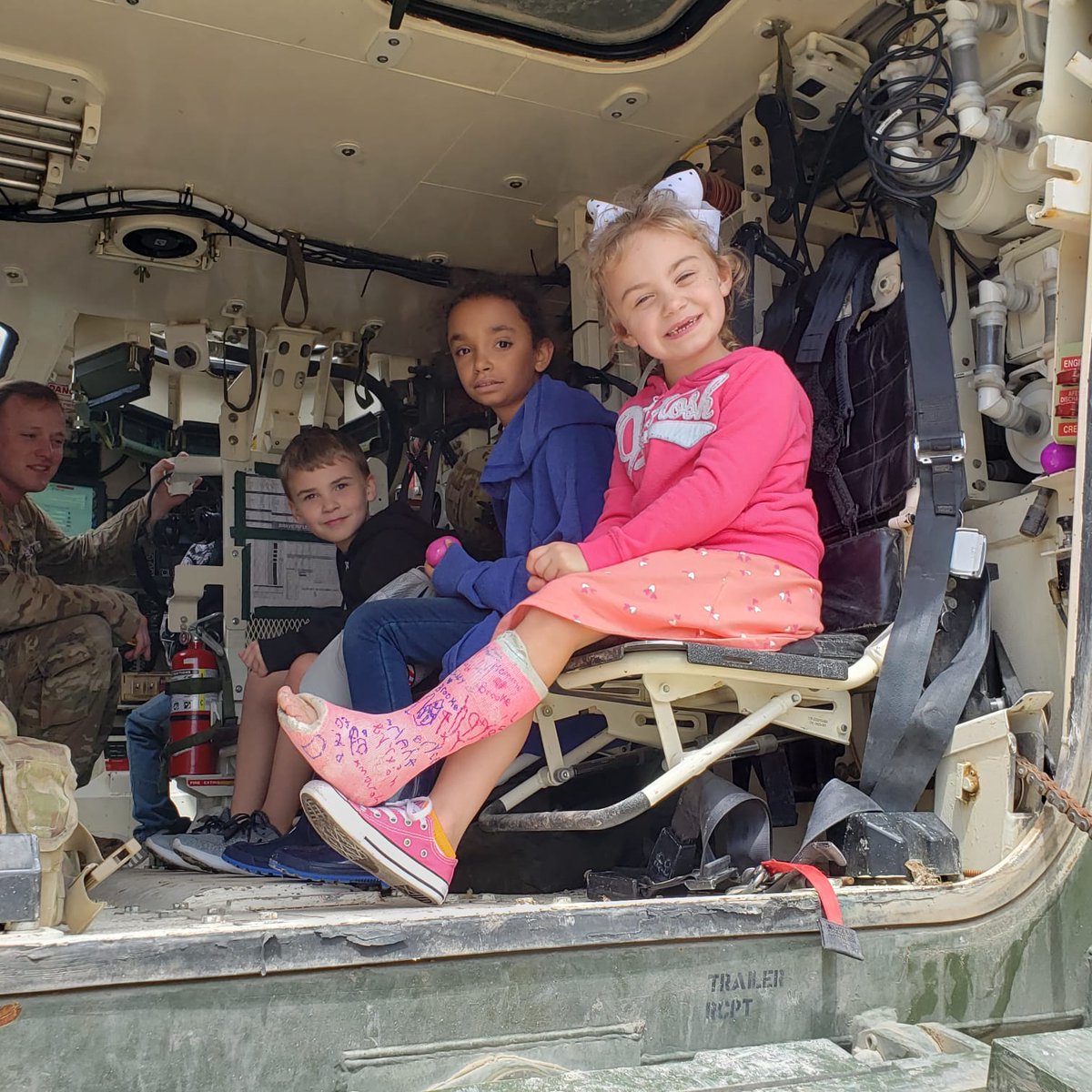 iiiarmoredcorps's tweet photo. FAMILY DAY FUN
While heavy rains postponed III Corps Family Day activities for several hours, many #PhantomWarrior Families came to #FortHood this afternoon to get a glimpse at Army life. #PhantomReady #PhantomStrong https://t.co/sBy4drT99b