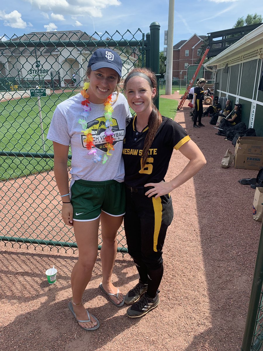 ASUNSAAC's tweet photo. ASUN SAAC Reps 💚🧡 supporting each other!! #ASUNBuilt https://t.co/6beBgfy76I