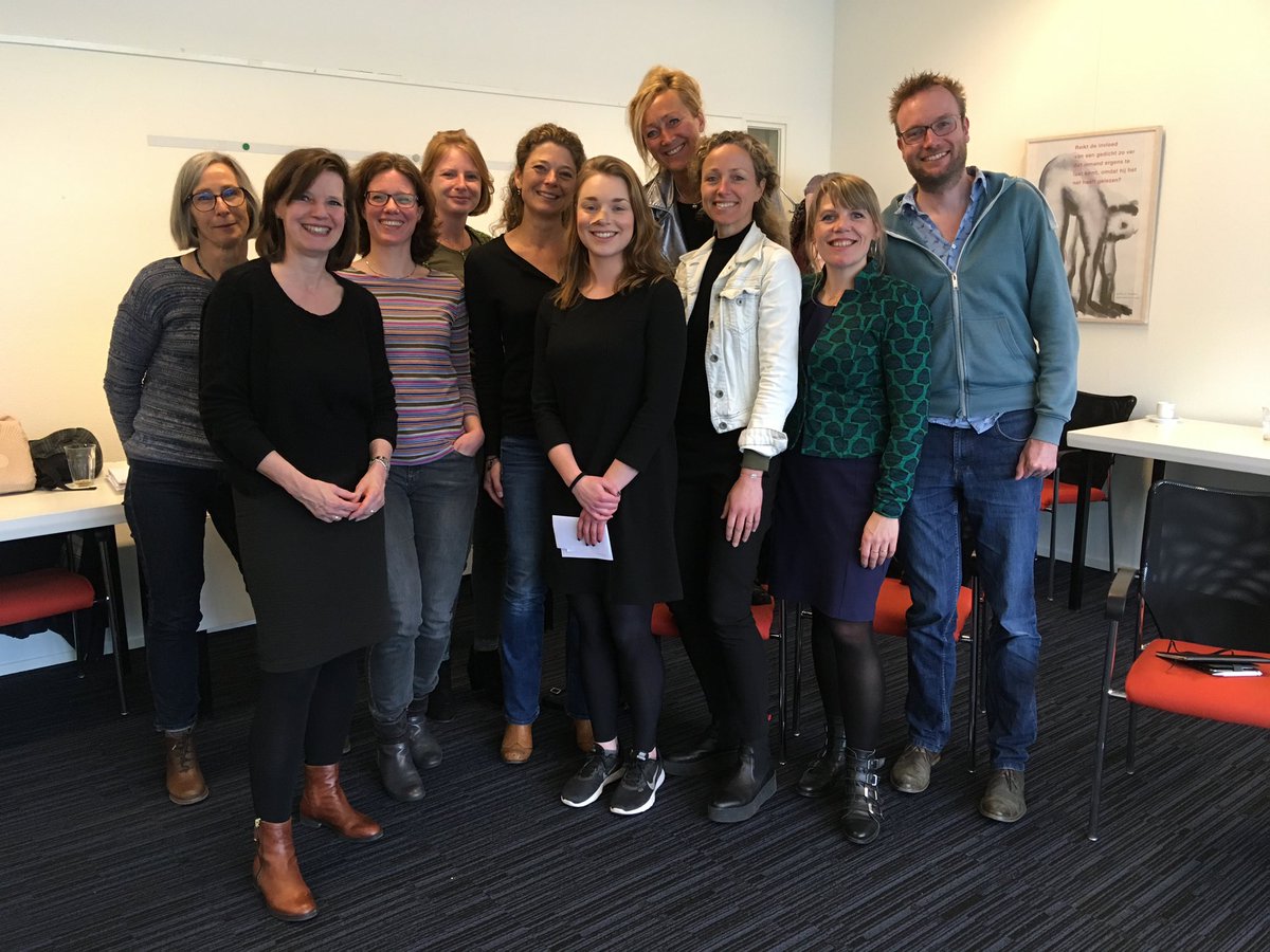 CeKKWebredactie's tweet image. Afgelopen vrijdag #BrendavanOsch geïnterviewd over haar aangrijpende boek Het Onvoltooide Kind. Wederom een leerzame en leuke interviewsessie! #journalistiek #interviewen #freerkteunissen #HU #hetjournalistiekeinterview