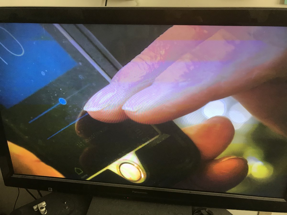 TechManStan's tweet image. I’m not an expert at this but please clean your phone before doing a commercial! You can do better @BeltoneUsa!