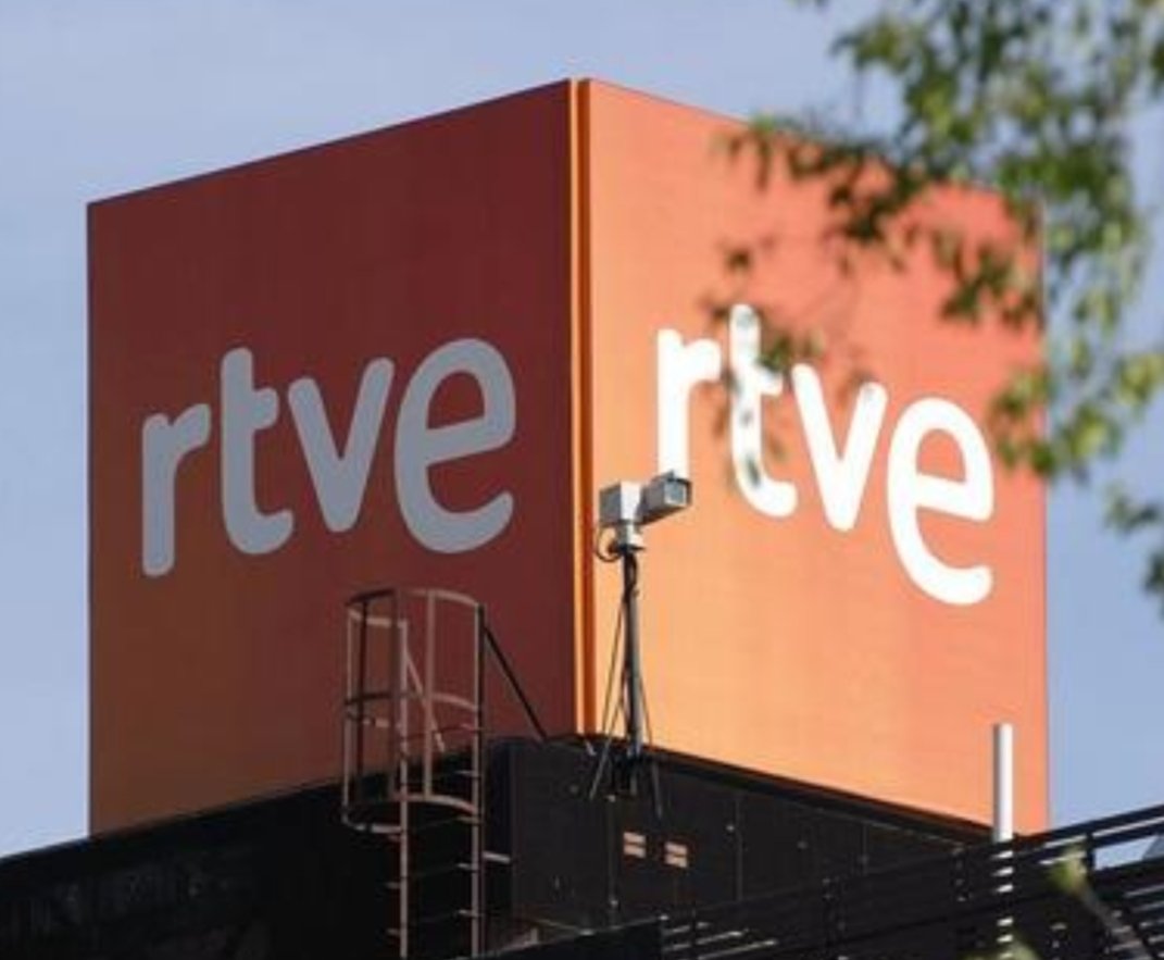 UGTRTVE's tweet photo. #L6Nencampaña Lamentable que sea una exclusiva de la televisión privada el debate y no #RTVE ¡Comprométanse con RTVE! @sanchezcastejon @pablocasado_ @Albert_Rivera y @Pablo_Iglesias_ .Dejen d usar #RTVE apuesten de verdad por #RTVE como referente social  #DebateEnlaPúblicaSí https://t.co/jxpUWq18i4