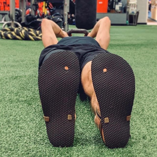 earth_runners_'s tweet photo. Heart, body, and sole 👣 (📷: @Barefootgang1) 🌐
#circadianearthrunners #barefootsandals #zerodrop #barefootworkout #foothealth #rewildyoursole #strongfeet #healthyfeet https://t.co/9zj3HytedF Heart, body, and sole 👣 (📷: @Barefootgang1) 🌐
#circadianearthrunners #barefoot… https://t.co/CLKnnFAY3q
