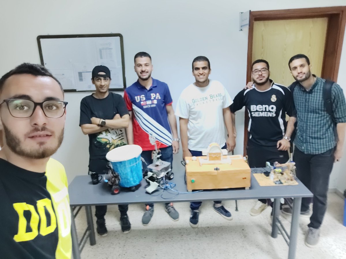 MOHMEDALTRHONE's tweet image. يوم جميل جدا وناجح جدا .... فخور بي فريقي ديما ترفعو راس وحظورهم جميل وقد مسولية ويخليك تخدم متوقفش ... مشاركة جميلة في يوم Arduino خمس مشاريع تم شغل عليهن في ثلاثة ايام بنجاح كبير ...فخورين بيكم بجد ....وجاي هيكون شغل اكبر ....مهندسين المستقبل
#ArduinoDay2019
#Limu