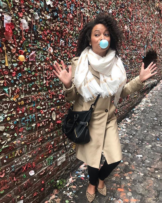 SimpleBirdie's tweet photo. Nobody move.... I finally got one! Took me forever 😂🙈🤦🏽‍♀️ #bubblegumwall #somanybloopers https://t.co/xnNX3GCWVi