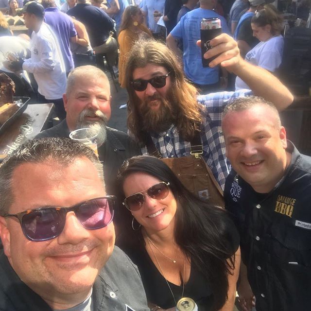Handsome_BBQ's tweet photo. Good people doing good things. A day to celebrate and cherish all those who are close to you. #forchefjeff #handsomedevilbbq @greenwitch_que_co @holycityhog @john_witherel @mena_amai https://t.co/uhTfBtxoXu