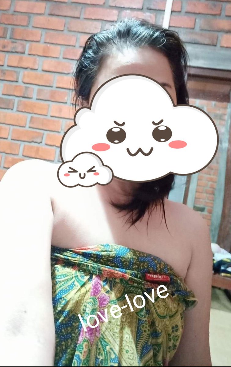 jae_joy69's tweet photo. ขอผ้าถุงเจ๊ไปละ..รอให้ใช้จนติดกลิ่นหีหอมๆ..ใครอยากได้เสนอราคามา ถ้าพอใจเด๋วสั่งเจ๊ส่งตรงให้เลย อิอิ https://t.co/zxGCt2YSWH
