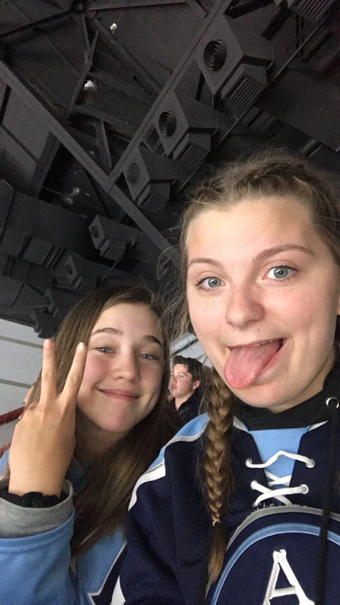alyssakaul22's tweet photo. we 💜 hockey #MILhockey #NSBfanpic https://t.co/qVKYYvwTvi