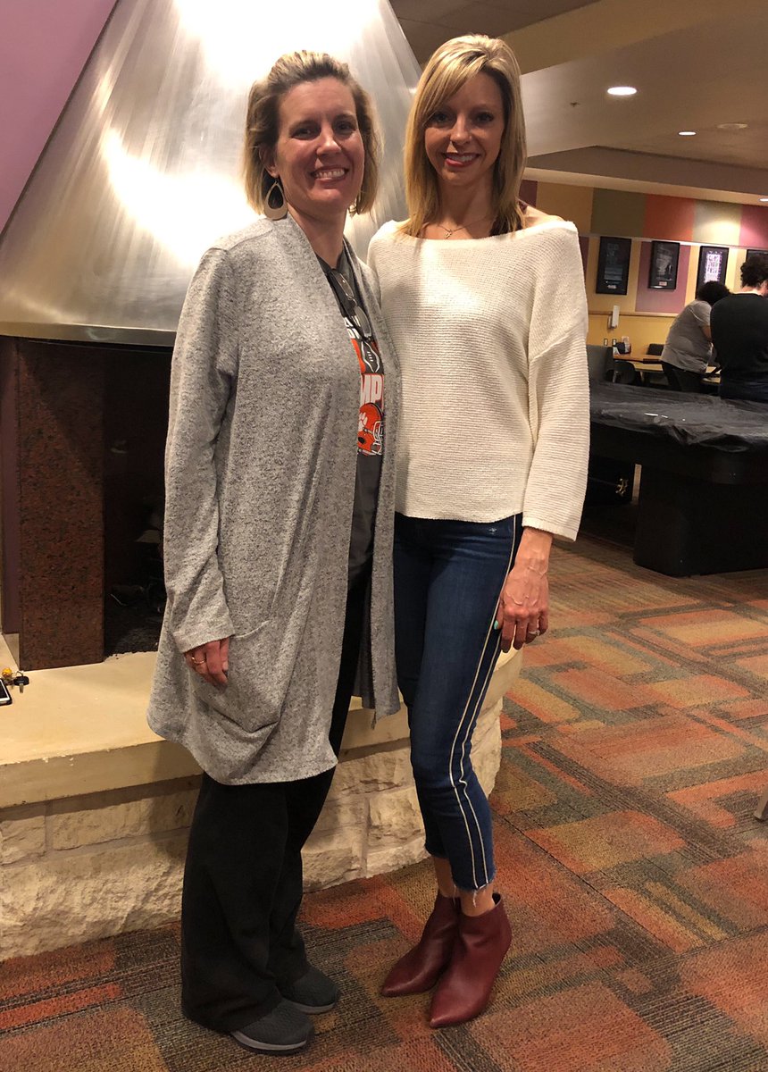 Mary_Hartwell's tweet image. There were some really cool people at SU Showcase who weren’t even part of the show! @englishgirl1973 , @Dirtmazur ,  @ryantheflyin , Thanks for coming to support @to_carraway 😍