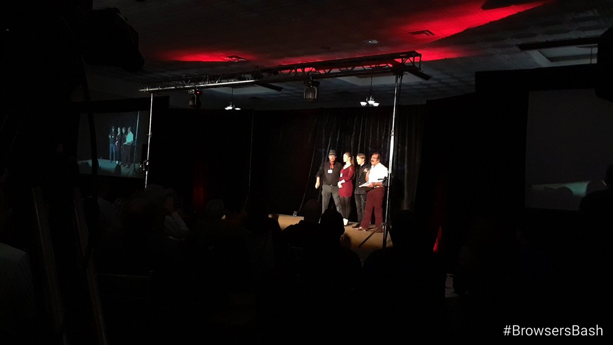 canadasmagic's tweet image. Final bows with: @magicryanbrown  Jacque Swan 
@PickpocketJames  
RJ Steele @Mark_Correia  
@paulismagic  Garrett Thomas  @outerbridgmagic @mouterbridge 
@SuzanneMagician and Chris Capehart!

#BrowsersBash   
#BrowsersBash2019