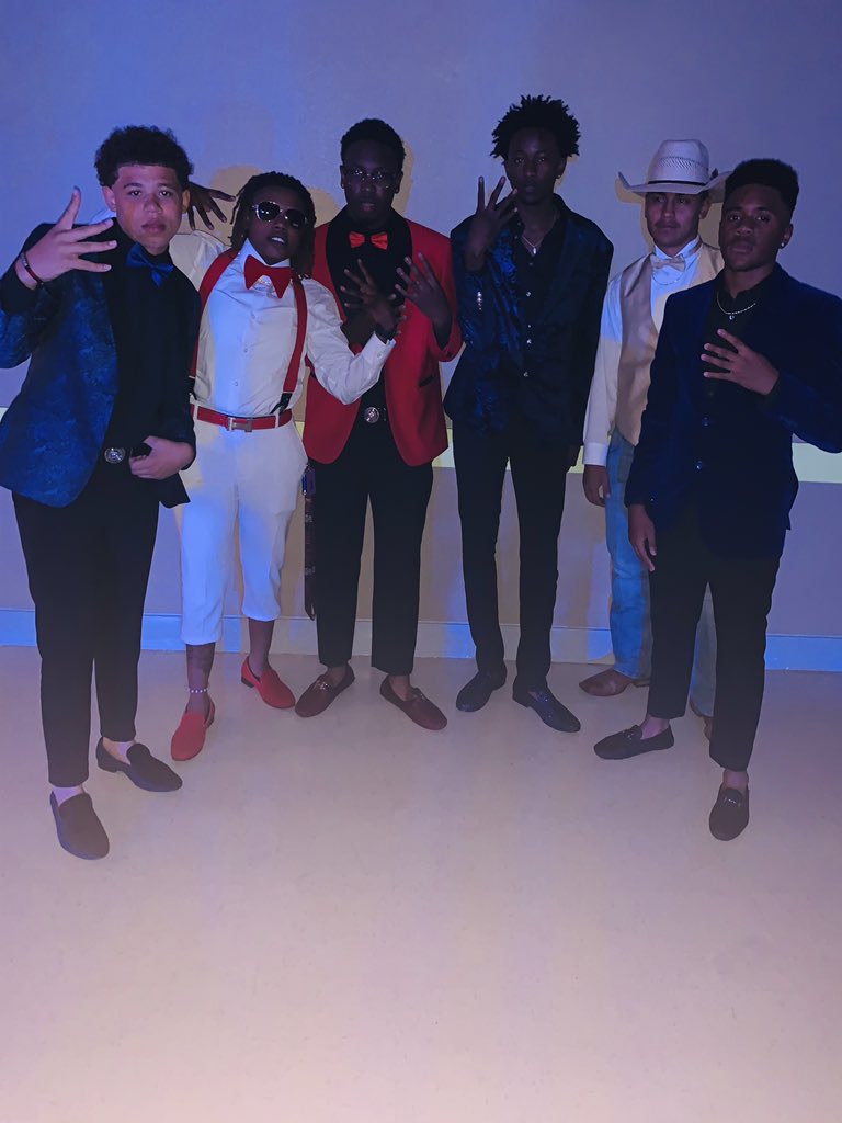 HooperDreadHead's tweet image. Prom #2k19 ❄️🥰